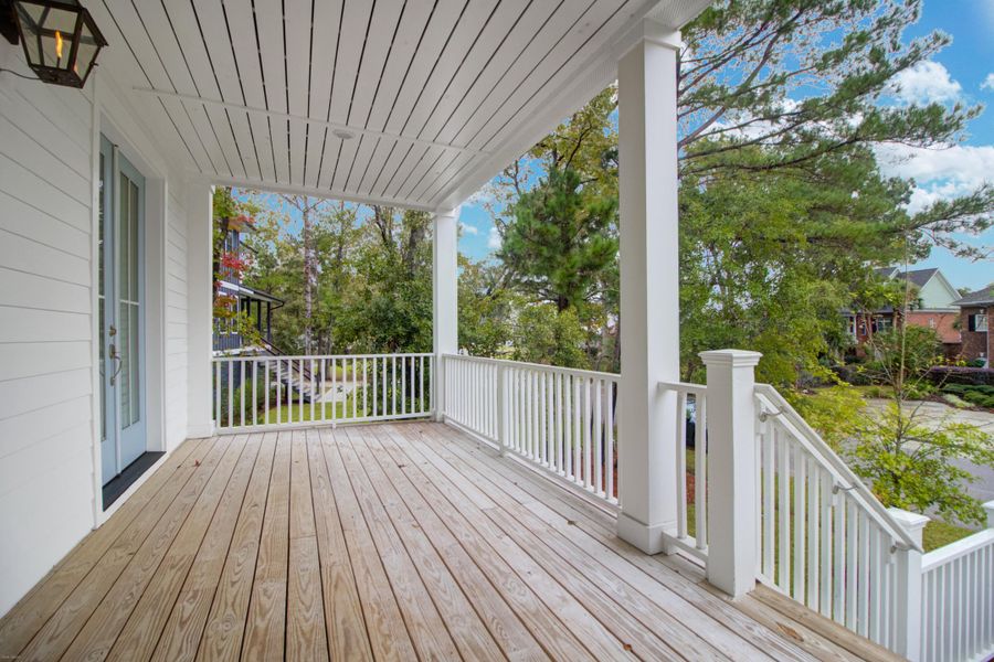 Exterior details and patio area of a home in , Charleston (Image 20).