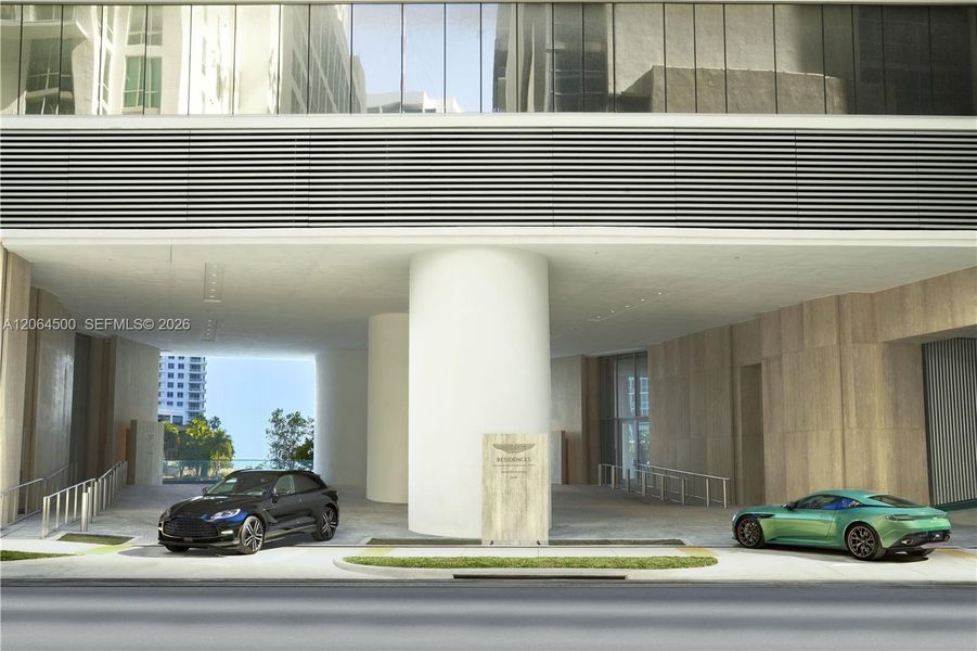 Entrance Roundabout. Entrance Roundabout.
