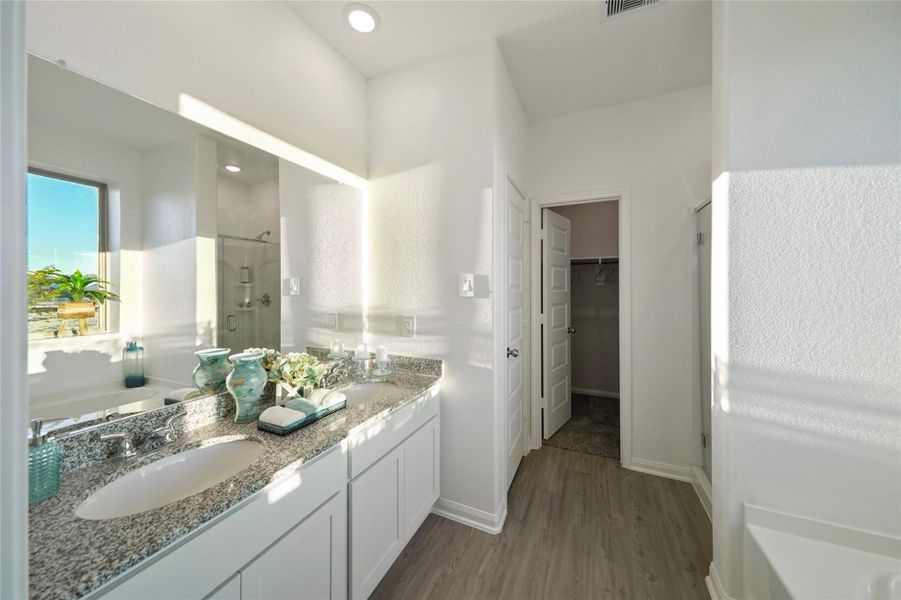 Furnished interior view inside a new home in Granger Pines, Conroe (Image 25).