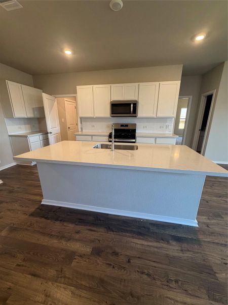Light & Bright Open Concept Kitchen