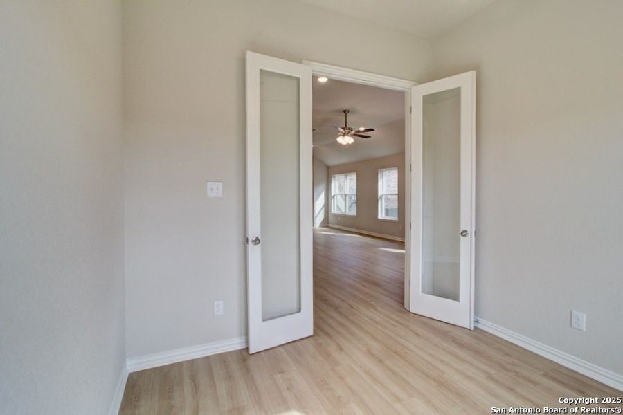 Spacious, unfurnished interior of a new home in Veranda, San Antonio (Image 21).