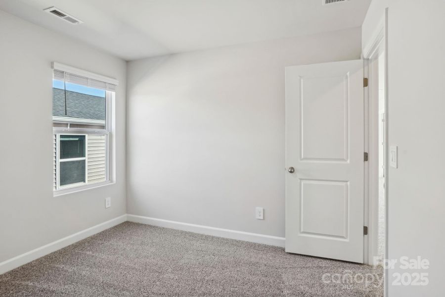 Spacious, unfurnished interior of a new home in Walnut Reserve, Conover (Image 12).