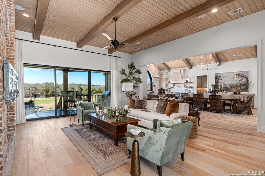 Community amenities in , Kerrville (Image 31).