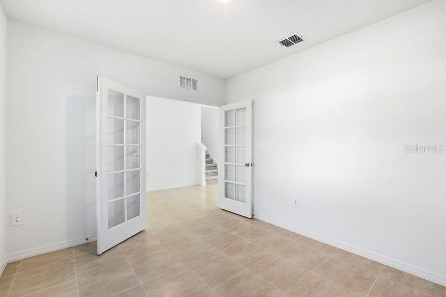 Spacious, unfurnished interior of a new home in Palm Wind, Hudson (Image 21).