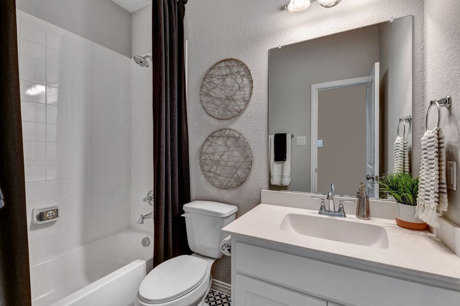 Plan 1523 Secondary Bathroom Representative Image