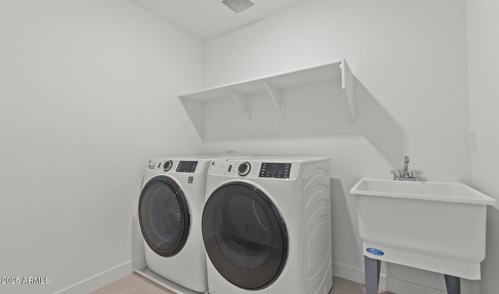 MLP Lot #54 Laundry (Large) MLP Lot #54 Laundry (Large)