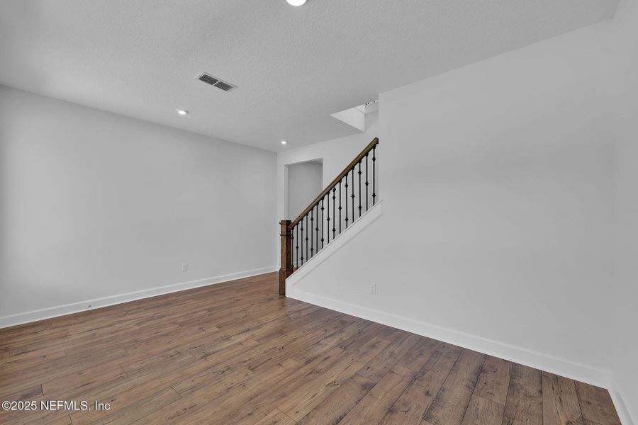 Spacious, unfurnished interior of a new home in Creighton Pointe, Fleming Island (Image 20).