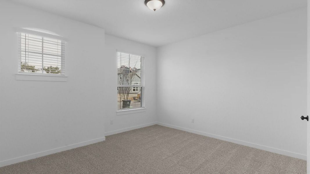 Spacious, unfurnished interior of a new home in Highland Village, Georgetown (Image 8).