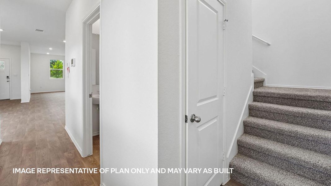 Spacious, unfurnished interior of a new home in Valverde, Bastrop (Image 30).