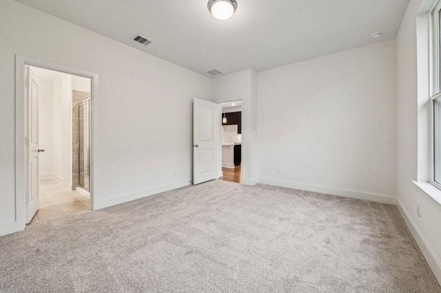 29543 Pondview Primary Bed + Bath