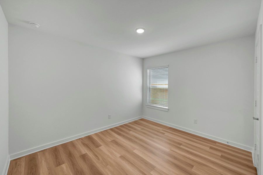 Spacious, unfurnished interior of a new home in Ambrose, La Marque (Image 14).