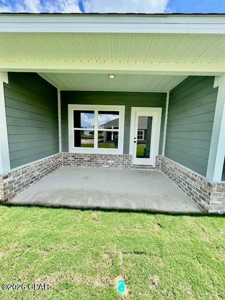 Exterior details and patio area of a home in Parkbrook, Panama City (Image 3).