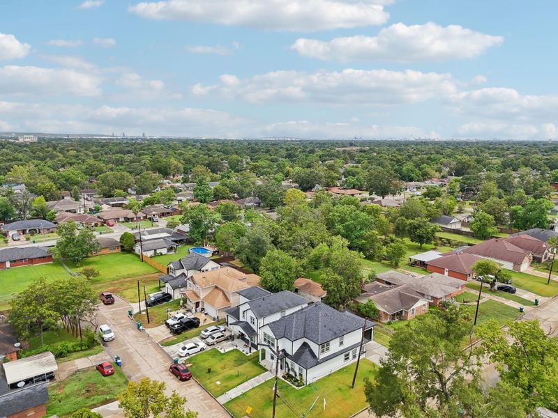 Image 4 of a home in . Image 4 of a home in .