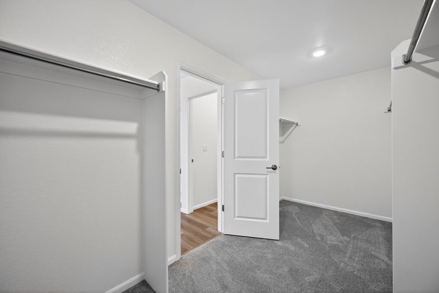 Spacious, unfurnished interior of a new home in Lake Bluff, Greeley (Image 36). Spacious, unfurnished interior of a new home in Lake Bluff, Greeley (Image 36).