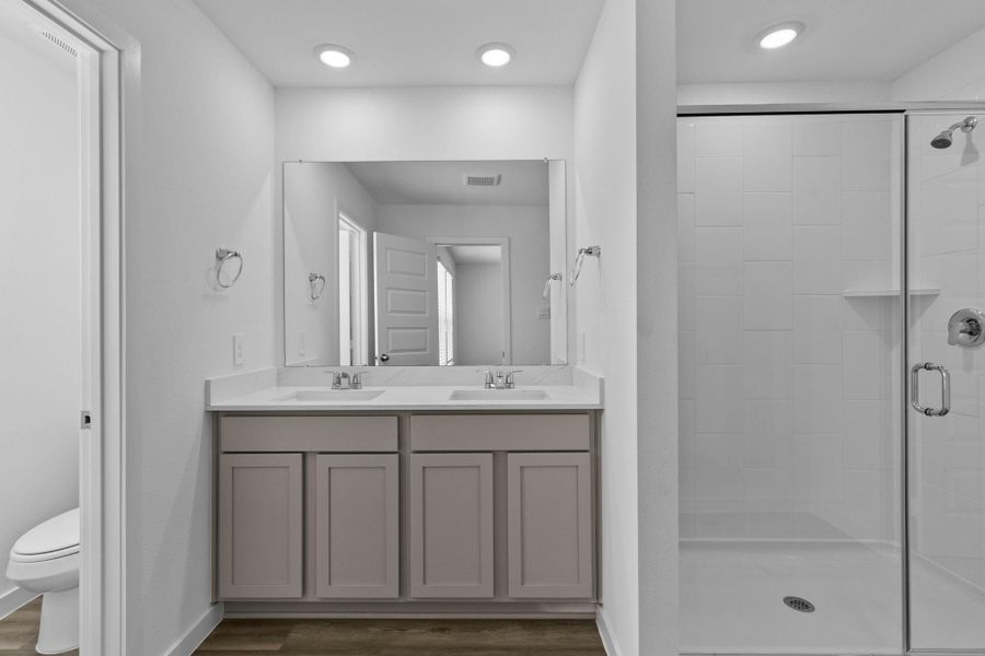 Furnished interior view inside a new home in Highland Court, Houston (Image 8).