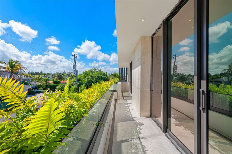 Exterior details and patio area of a home in , Hallandale Beach (Image 1).