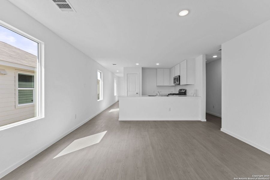 Spacious, unfurnished interior of a new home in , New Braunfels (Image 8). Spacious, unfurnished interior of a new home in , New Braunfels (Image 8).