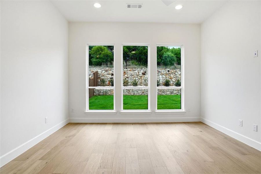 Spacious, unfurnished interior of a new home in , Aledo (Image 10).