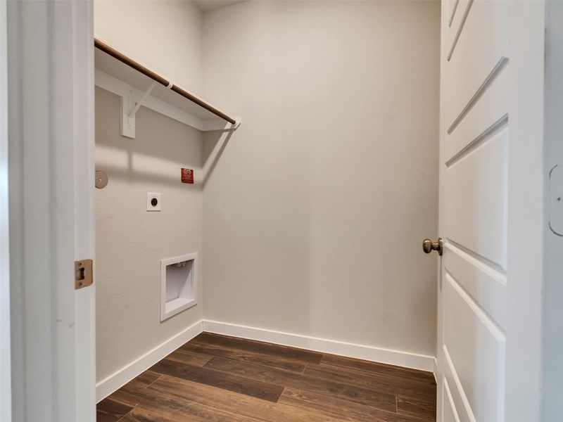 Spacious, unfurnished interior of a new home in , La Marque (Image 20).