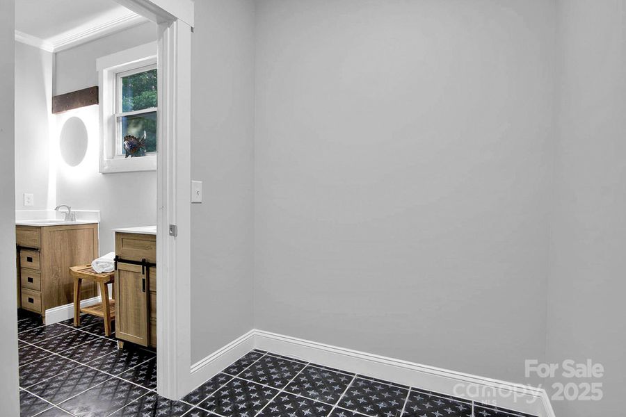 Image 39 of a home in .