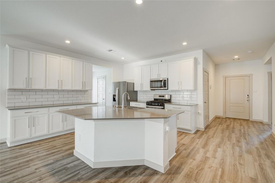 Furnished interior view inside a new home in , Rosharon (Image 8).