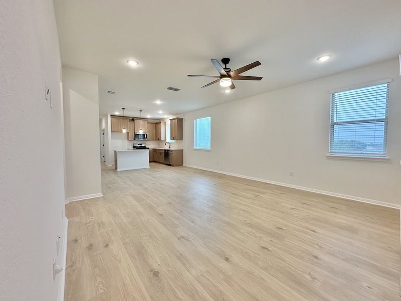 Spacious, unfurnished interior of a new home in Sage Hollow, Kyle (Image 10).