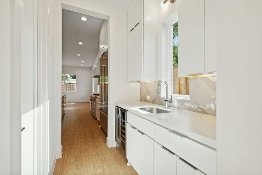 Furnished interior view inside a new home in , Dallas (Image 26).