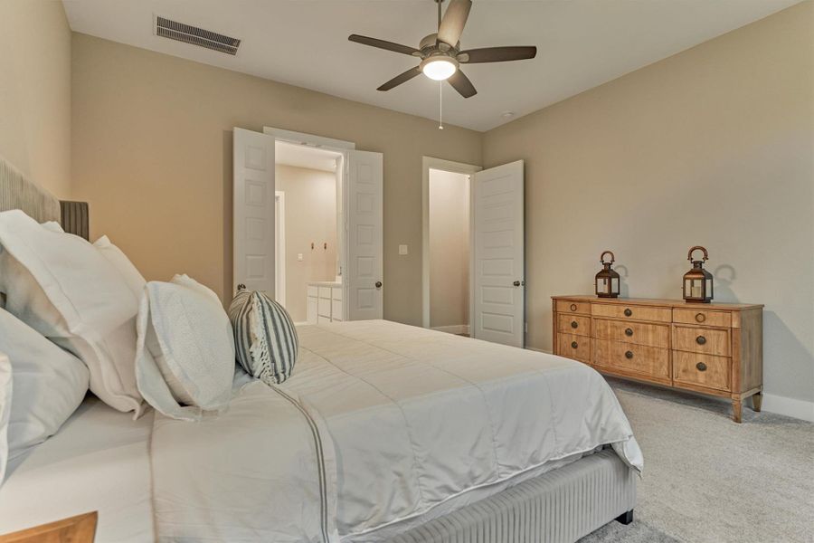 Furnished interior view inside a new home in Woodforest 50′, Montgomery (Image 14).