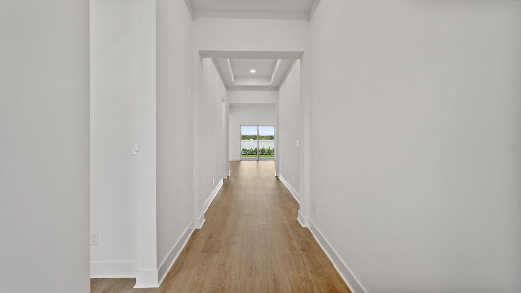 Spacious, unfurnished interior of a new home in Reserve at Berry Bay, Wimauma (Image 13).