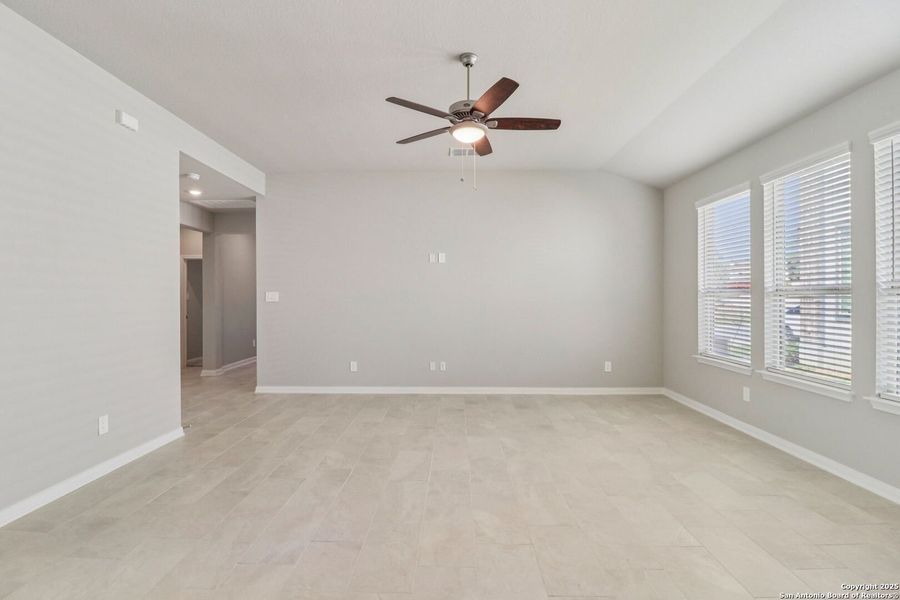 Spacious, unfurnished interior of a new home in Royal Crest, San Antonio (Image 34). Spacious, unfurnished interior of a new home in Royal Crest, San Antonio (Image 34).