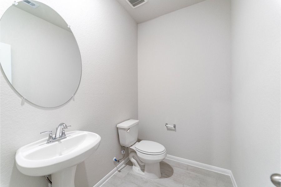 Furnished interior view inside a new home in Canterra Creek, Rosharon (Image 9).