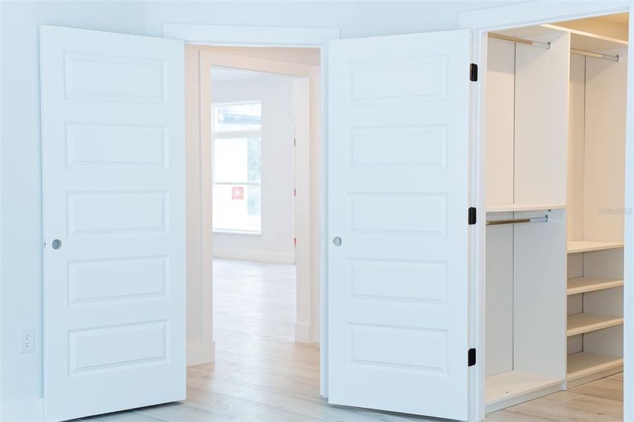 Spacious, unfurnished interior of a new home in , Ocala (Image 13).