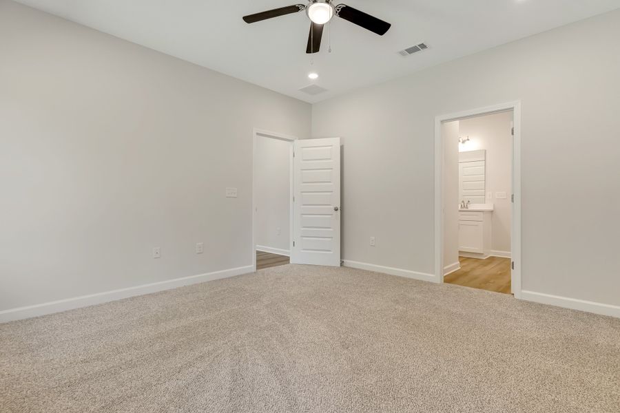 Representative unfurnished interior of a home built from the Elizabeth by CJL Homes in McCarthy Estates, Defuniak Springs (Image 35).