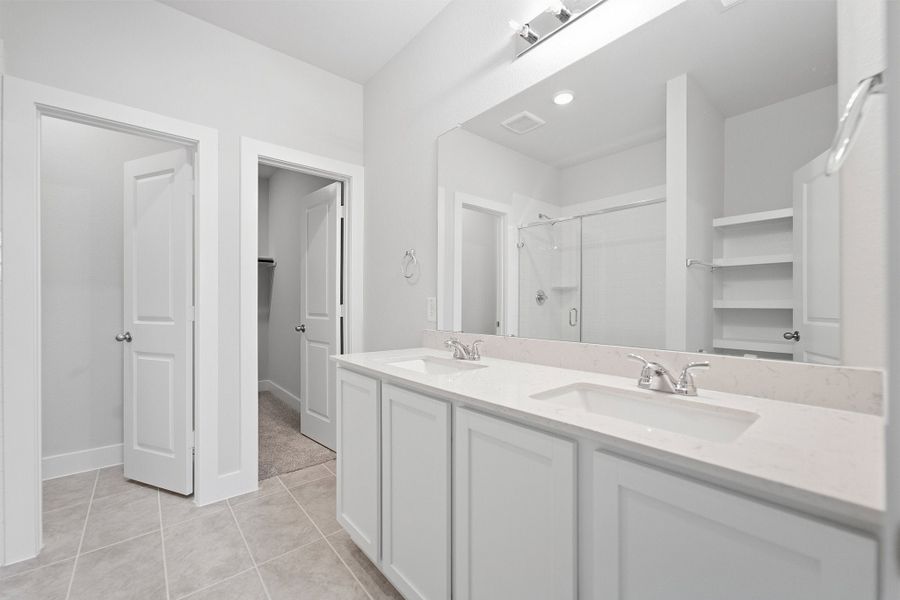 Furnished interior view inside a new home in Pecan Estates, Crosby (Image 12).