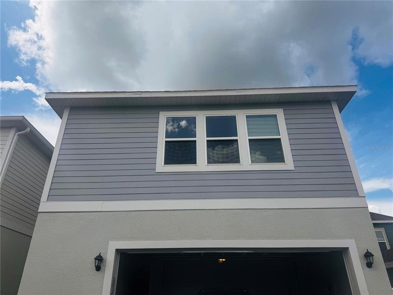 Exterior details and patio area of a home in , Winter Garden (Image 1).