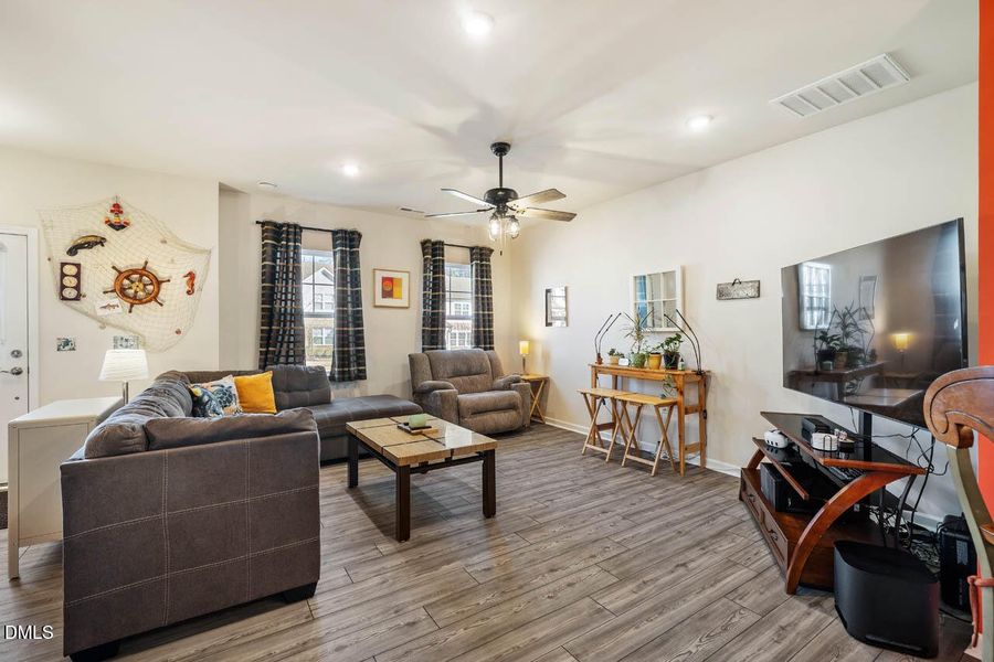 209ParkerStationAve-025