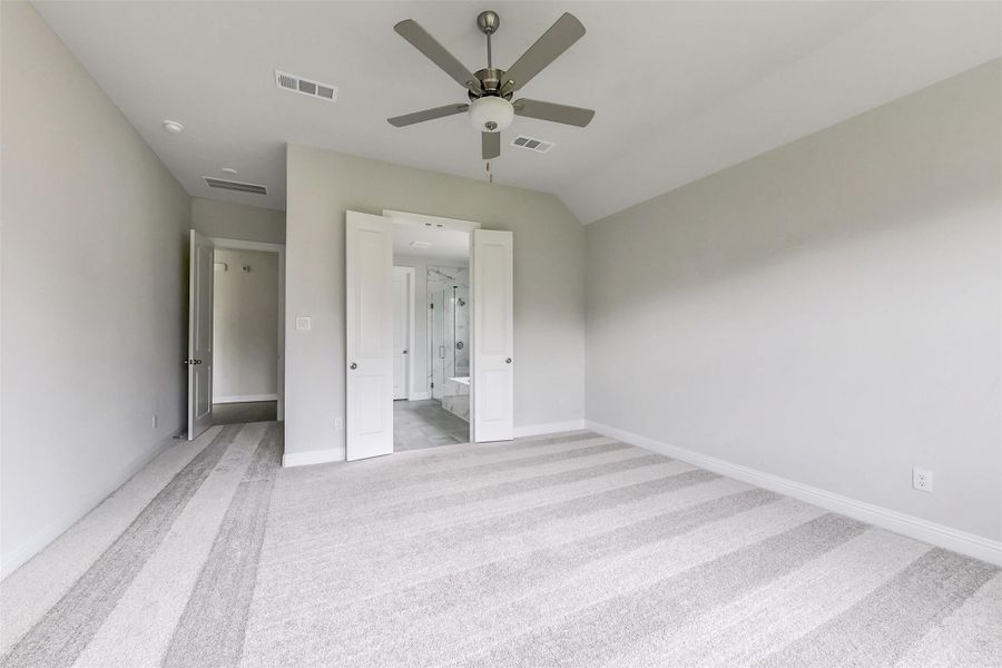 Spacious, unfurnished interior of a new home in Evergreen 55', Conroe (Image 36).