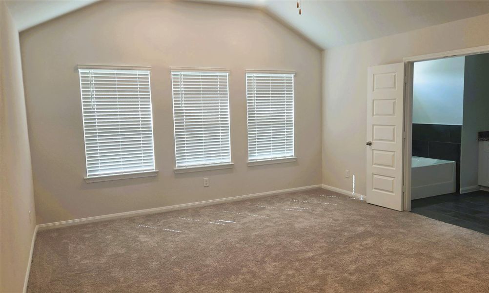 Oversized Primary room Oversized Primary room