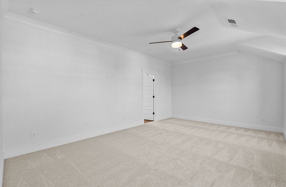 Spacious, unfurnished interior of a new home in Hanes Lake, Winston-Salem (Image 28).