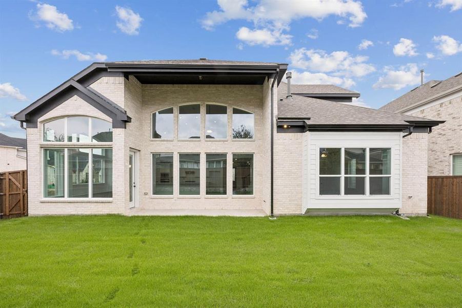 Exterior details and patio area of a home in Dominion of Pleasant Valley, Wylie (Image 3).