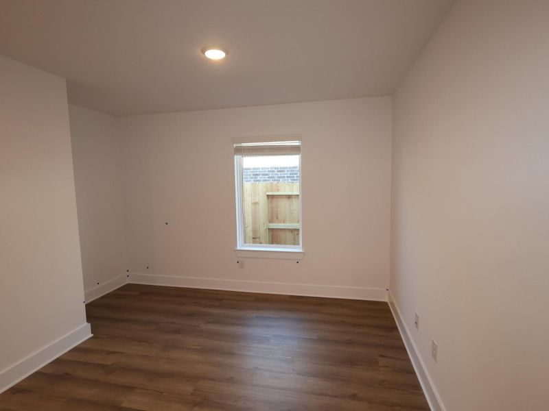 Spacious, unfurnished interior of a new home in Lago Mar, Santa Fe (Image 18).