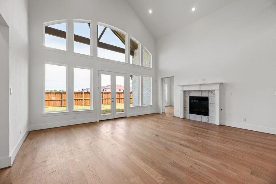 Spacious, unfurnished interior of a new home in Silverleaf Estates in Frisco, Frisco (Image 19).