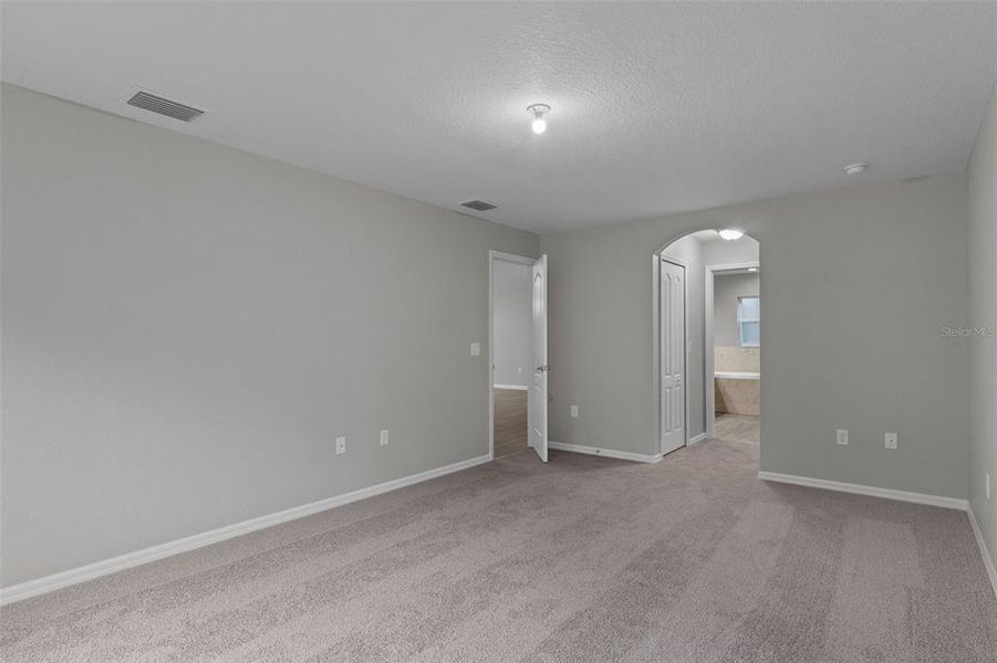 Spacious, unfurnished interior of a new home in , Homosassa (Image 28). Spacious, unfurnished interior of a new home in , Homosassa (Image 28).