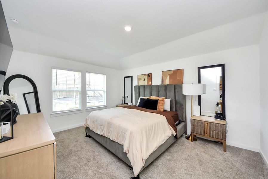 Furnished interior view inside a new home in , Rosharon (Image 15).