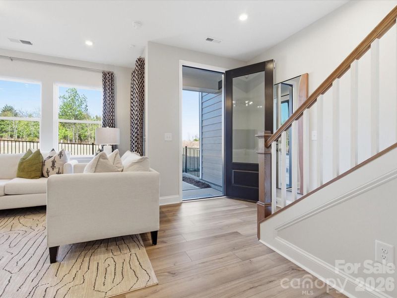 Anne Model Photo Anne Model Photo