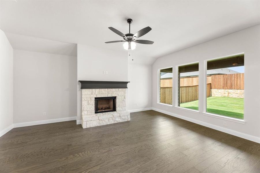 14_35 Magpie-Living Room-1