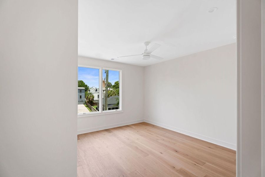 Spacious, unfurnished interior of a new home in , Charleston (Image 18).