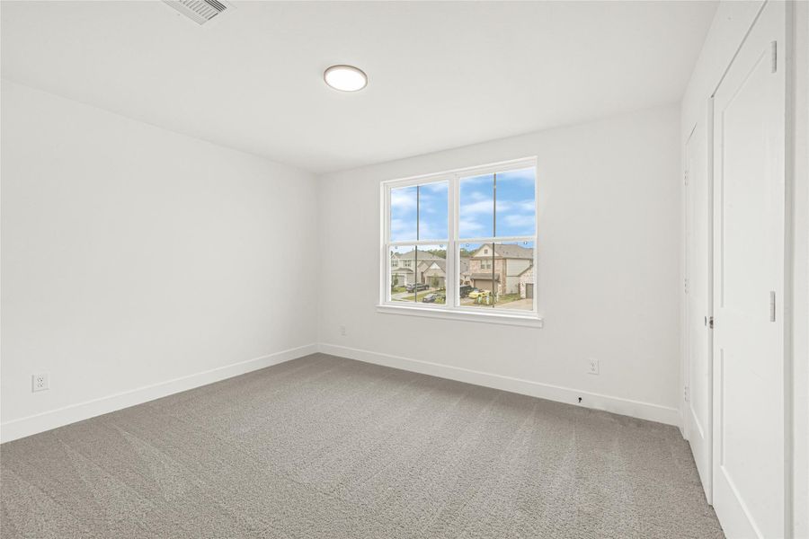 Spacious, unfurnished interior of a new home in , Conroe (Image 17).