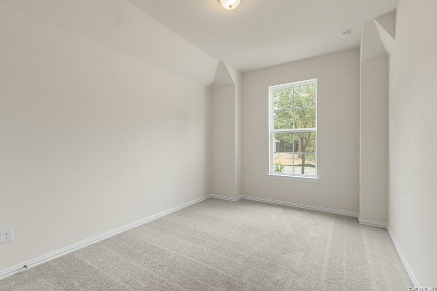 Spacious, unfurnished interior of a new home in Prominence, San Antonio (Image 11).