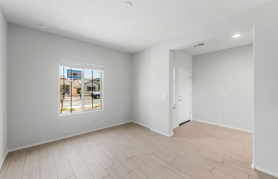 Spacious, unfurnished interior of a new home in Parkside at Anthem at Merrill Ranch, Florence (Image 29).